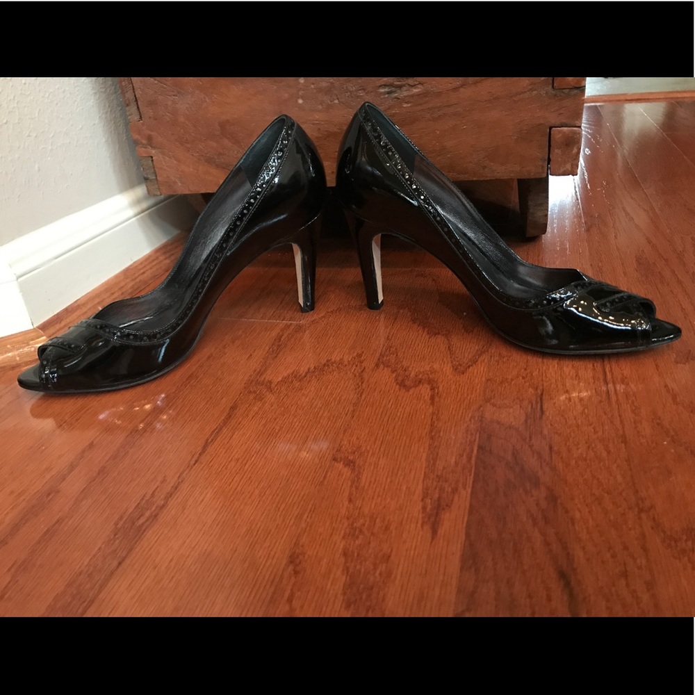 👠 NWT Faconnable brand Black Patent Leather heels